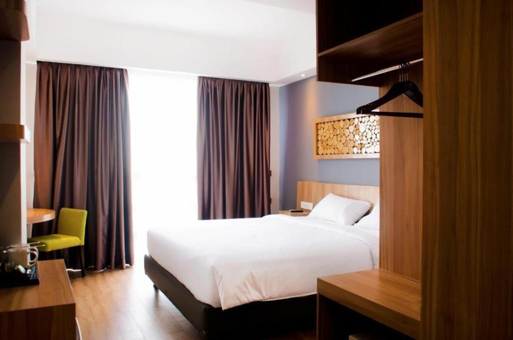 Ayola First Point Hotel Pekanbaru Luaran gambar