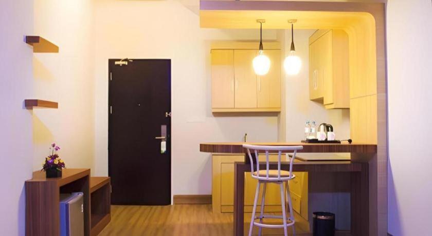 Ayola First Point Hotel Pekanbaru Luaran gambar