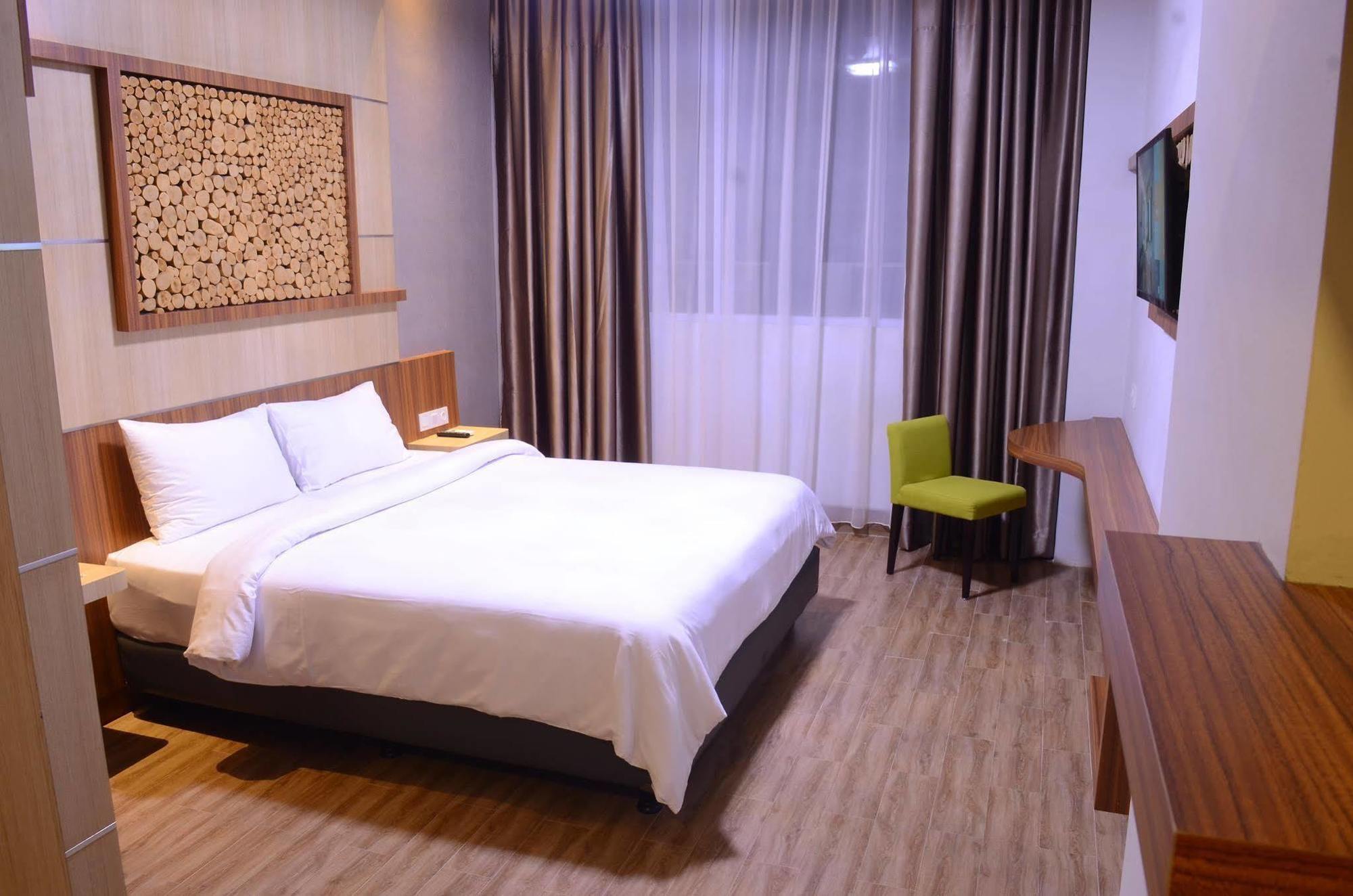 Ayola First Point Hotel Pekanbaru Luaran gambar